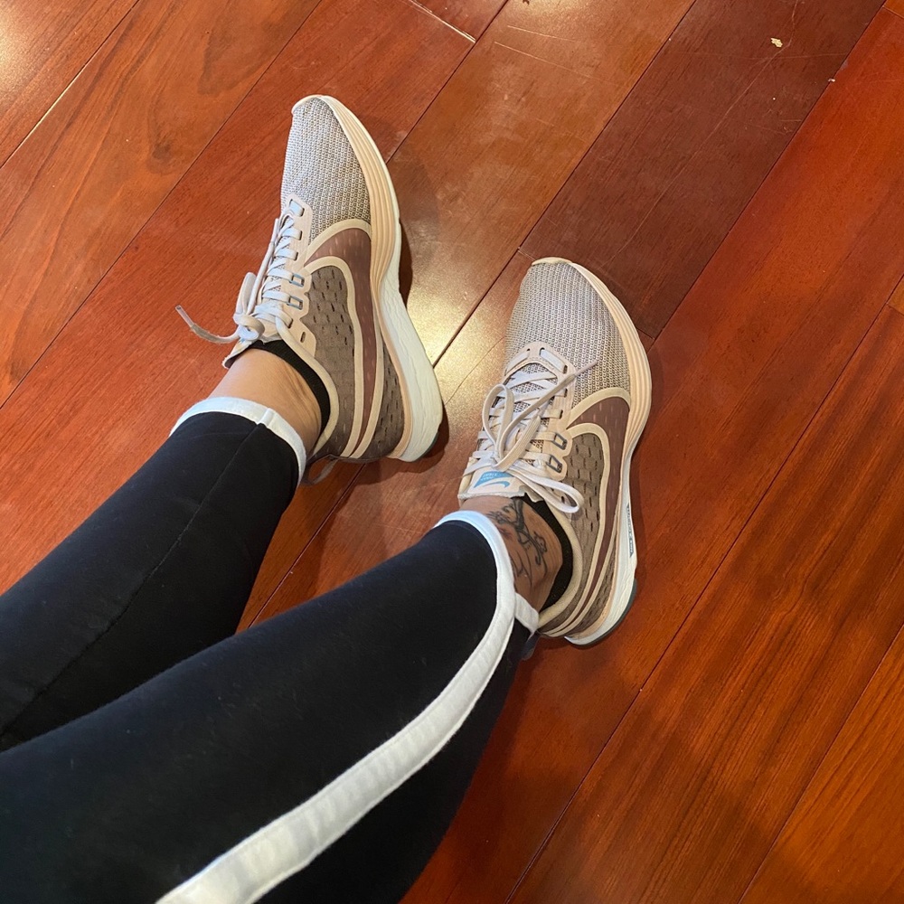 Nike shoes  (zoom strike 2)